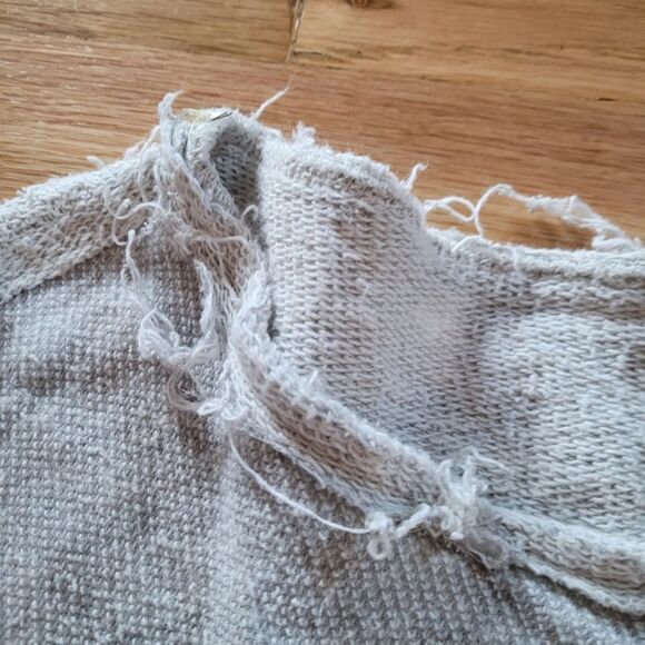 LOVE Culture Raw Edge Oversized Cropped Top Medium - Picture 7 of 9